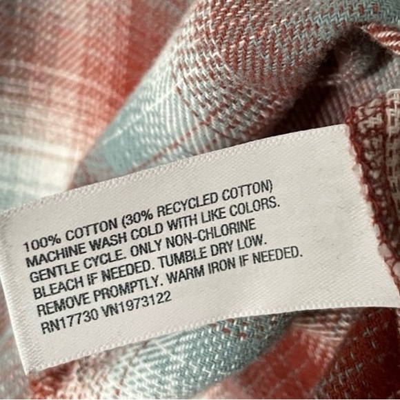 ❄️ NWT Women’s Medium Wild Fable Red & White Checkered Button-Down Top & Pockets - Picture 7 of 7